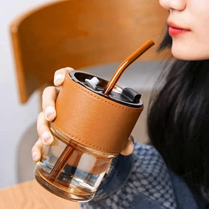 Drining Coffee Sipper with Lid and Glass Straw with Anti-Slip Leather Sleeve